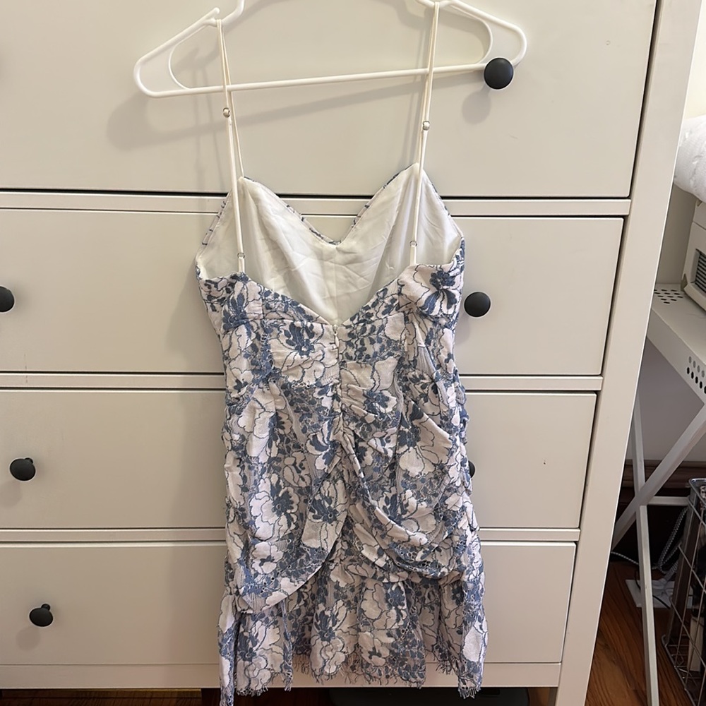 Storia Mini Lace Dress with Ruching - Picture 5 of 9